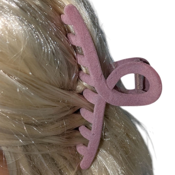 🍁 3/$15 Flocked Loop Hair Clip - Picture 1 of 5